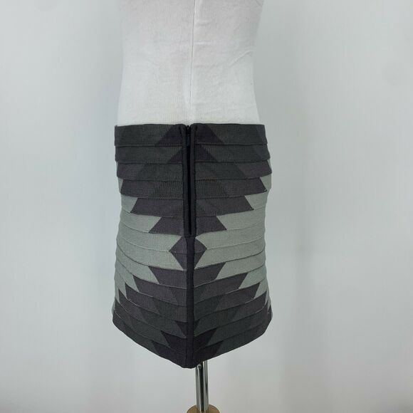 Haute Hippie Aztec Ini Bandage Mini Skirt Women's Size M Soft Stretch Geometric - Picture 3 of 10